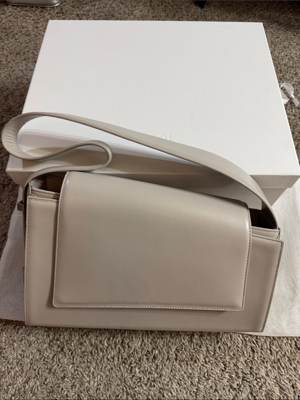 Classic Cream Shoulder Bag with Front Flap - Picture 5 of 6